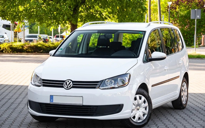 Volkswagen Touran cena 32900 przebieg: 204000, rok produkcji 2013 z Dobra małe 631